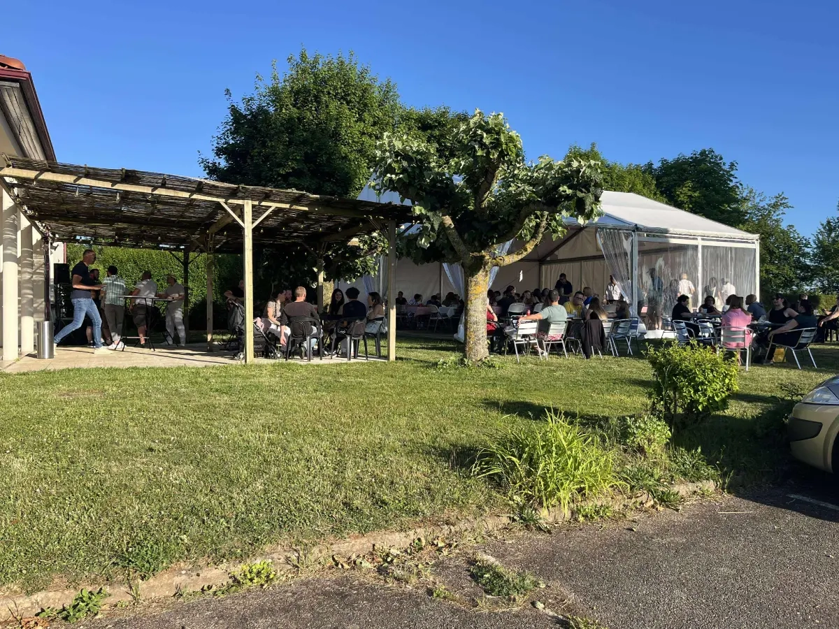 chapiteau exterieur villa montauville