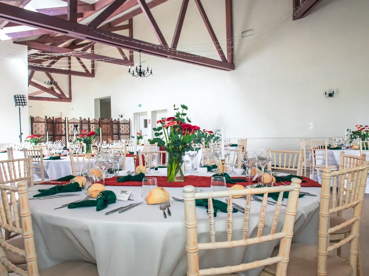 salle de reception table villa montauville